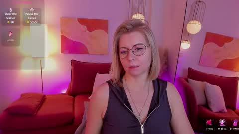 Annie online show from 11/12/25, 06:03