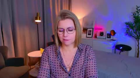 Annie online show from 04/25/26, 08:39