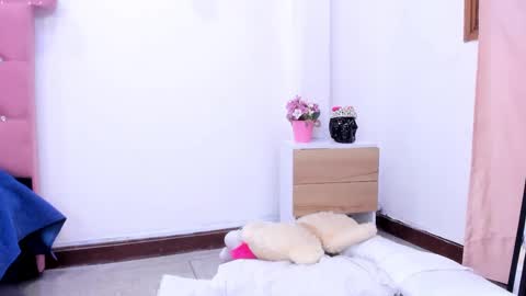 Annie online show from 02/08/25, 02:04