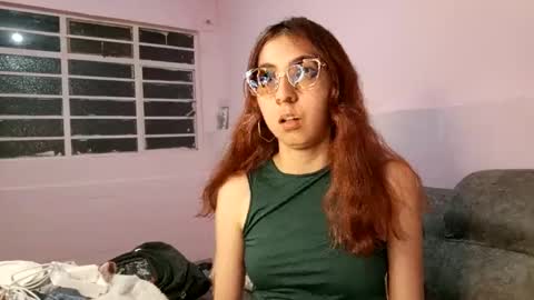 Snapshot of anniesparkle chatting on 10/15/25, 04:34 Annie Sparkle online show from 10/15/25, 04:34