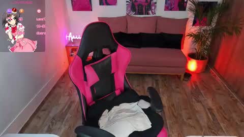 Annie FROM 8AM TO 4PM CDT online show from 02/18/25, 10:14