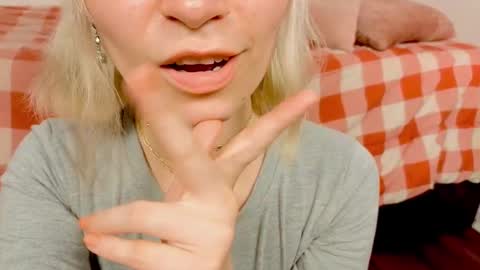 annietinky online show from 09/18/25, 02:35