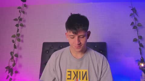 Snapshot of anniie_and_alex chatting on 12/07/24, 01:40 Annie Alex online show from 12/07/24, 01:40