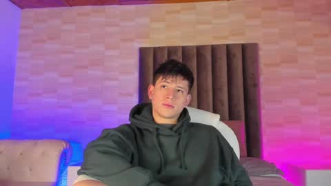 Snapshot of anniie_and_alex chatting on 01/07/25, 01:03 Annie Alex online show from 01/07/25, 01:03