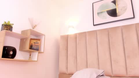 Snapshot of anniie_queen chatting on 02/08/25, 05:40 Annie Queen online show from 02/08/25, 05:40