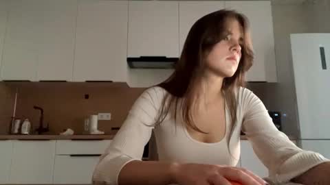 Snapshot of annisguion chatting on 09/14/25, 03:11 Leila Bruno online show from 09/14/25, 03:11