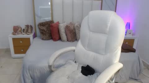 anna online show from 12/16/25, 07:08