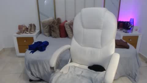 anna online show from 12/19/25, 07:32