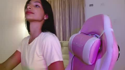 AnnaS online show from 04/11/26, 03:55