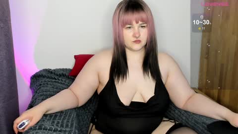 Snapshot of annnott chatting on 02/05/25, 11:44 Ann online show from 02/05/25, 11:44