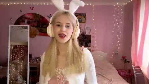 Hello my name is Kate online show from 04/24/26, 06:38