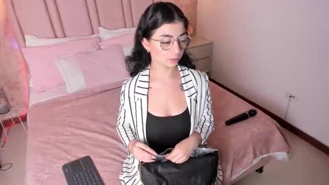 Snapshot of anntonella_watson chatting on 10/26/25, 11:05 ANTON online show from 10/26/25, 11:05