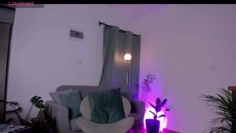 Anntonia Woods  online show from 04/10/26, 01:00