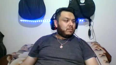 lion kennedy independent model moderator online show from 11/06/25, 04:57