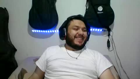 lion kennedy independent model moderator online show from 11/22/25, 05:06