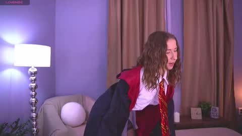 Annuetta online show from 12/14/25, 07:47