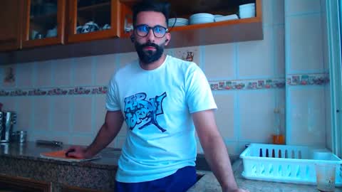 Snapshot of annuler_9 chatting on 10/12/25, 03:11 adrenalinE online show from 10/12/25, 03:11