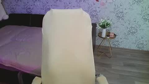 Annie online show from 02/27/25, 01:16