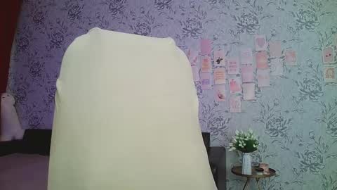 Annie online show from 03/11/25, 05:02