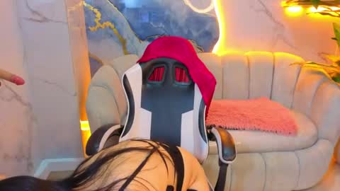 Live 1500am 2100pm COLOMBIAN HOUR online show from 04/24/26, 04:53