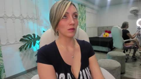 Snapshot of anny_sweet72 chatting on 09/09/25, 11:32 Anny online show from 09/09/25, 11:32