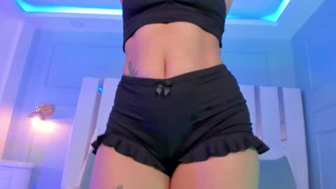 Anny  online show from 10/27/25, 05:06