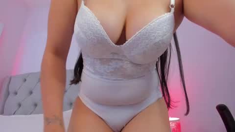 Snapshot of annybluey chatting on 02/17/25, 03:20 Anny bluey online show from 02/17/25, 03:20