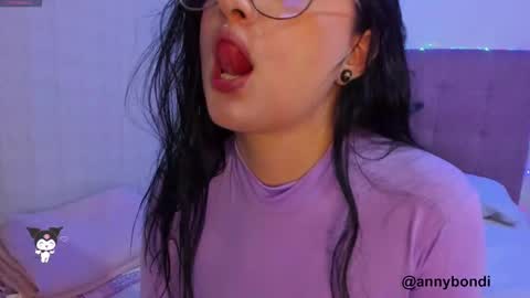 Snapshot of annybondie chatting on 02/19/25, 11:46 annybondie online show from 02/19/25, 11:46
