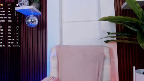 Snapshot of annybuny chatting on 01/11/25, 05:40 Ana online show from 01/11/25, 05:40