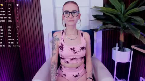 Snapshot of annybuny chatting on 02/21/25, 04:16 Ana online show from 02/21/25, 04:16