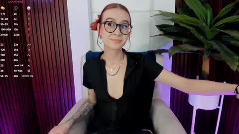 Snapshot of annybuny chatting on 02/26/25, 12:36 Ana online show from 02/26/25, 12:36