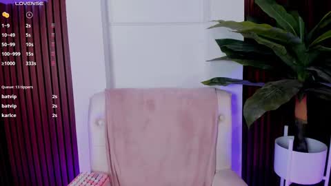 Snapshot of annybuny chatting on 03/12/25, 03:18 Ana online show from 03/12/25, 03:18