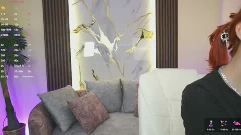 Snapshot of annybuny chatting on 09/10/25, 12:38 Ana online show from 09/10/25, 12:38