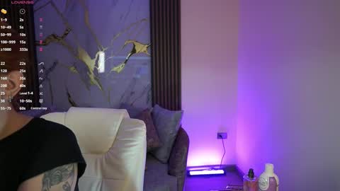 Snapshot of annybuny chatting on 10/06/25, 11:40 Ana online show from 10/06/25, 11:40