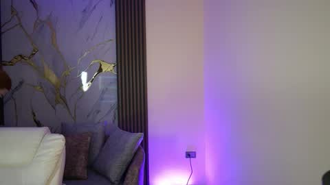 Snapshot of annybuny chatting on 10/29/25, 11:45 Ana online show from 10/29/25, 11:45