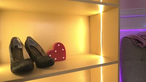 Snapshot of annybuny chatting on 11/20/25, 11:32 Ana online show from 11/20/25, 11:32