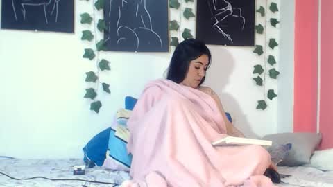    online show from 10/28/25, 01:58