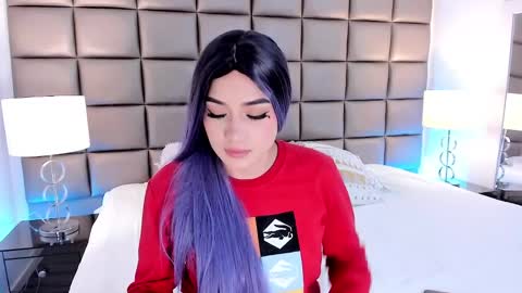 Snapshot of annyhizzle chatting on 03/04/25, 09:54 online show from 03/04/25, 09:54