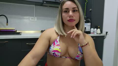 Snapshot of annyloveyou chatting on 09/30/25, 07:19 Annyfit4you online show from 09/30/25, 07:19
