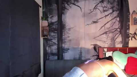 Snapshot of annyluna1 chatting on 12/20/25, 12:18 Annyluna online show from 12/20/25, 12:18