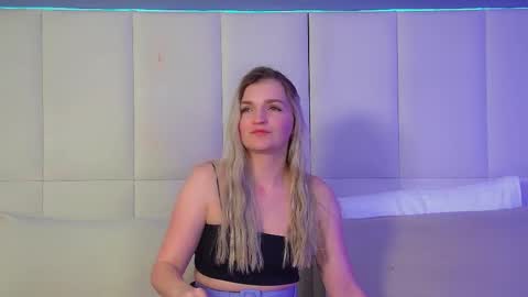 annyraii online show from 11/24/25, 06:35