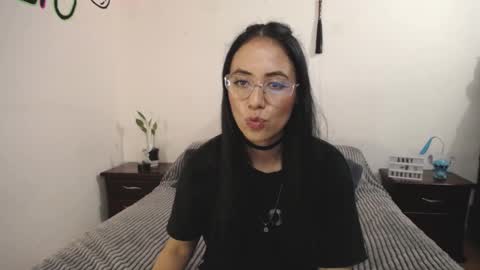 Anny online show from 02/13/25, 12:24