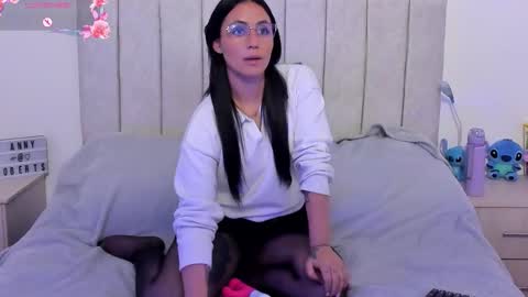 Anny online show from 11/09/25, 11:03