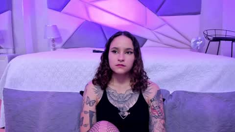 Snapshot of annythomsonn chatting on 01/25/25, 11:11 AnnyT online show from 01/25/25, 11:11