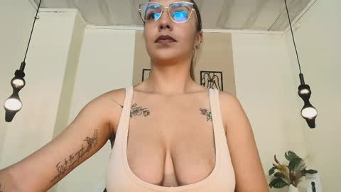 Snapshot of annyxhot chatting on 06/02/26, 11:12 AnnyXhot online show from 06/02/26, 11:12