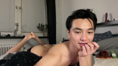 Snapshot of anokibaby chatting on 12/21/24, 04:09 asiantwinkboy online show from 12/21/24, 04:09
