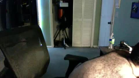 Snapshot of anonman12 chatting on 10/19/25, 05:08 anonman12 online show from 10/19/25, 05:08