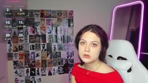 Snapshot of anora_millerr chatting on 10/19/25, 03:45 Anora online show from 10/19/25, 03:45