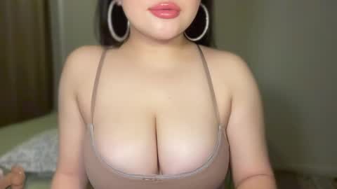 Snapshot of anora_sunny chatting on 11/10/25, 11:31 Any online show from 11/10/25, 11:31