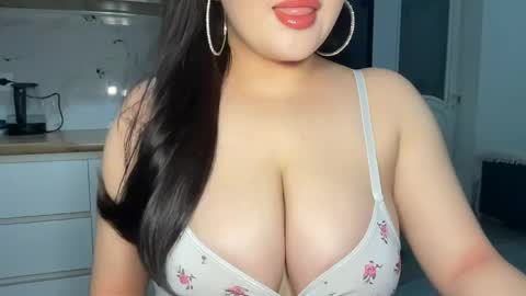 Snapshot of anora_sunny chatting on 05/07/26, 01:33 Any online show from 05/07/26, 01:33